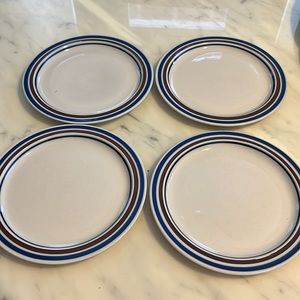 Newcor Set of 4 Stoneware  / desert plates Firm Price!
